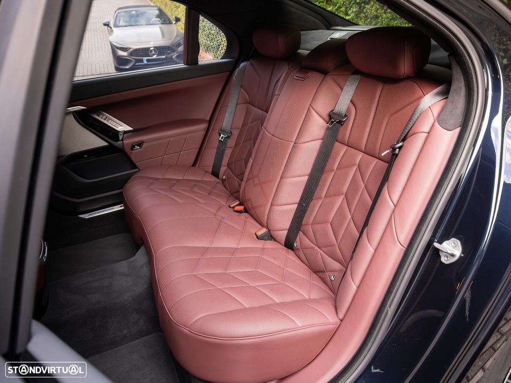 BMW 760 M760e xDrive - 30