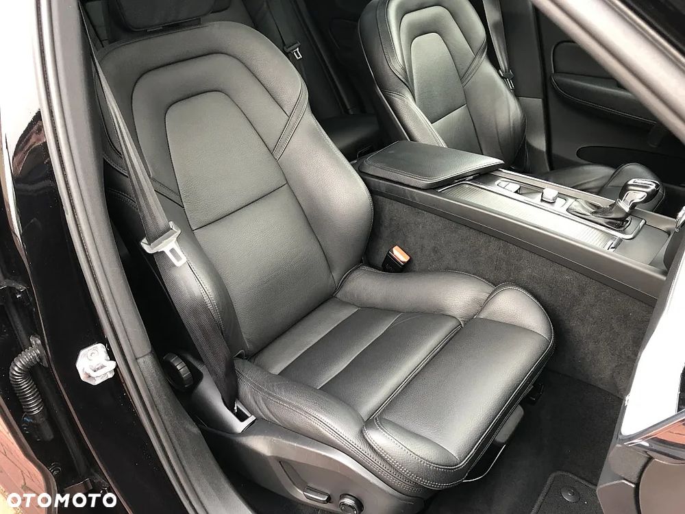 Volvo XC 60 D4 SCR AWD Inscription - 35