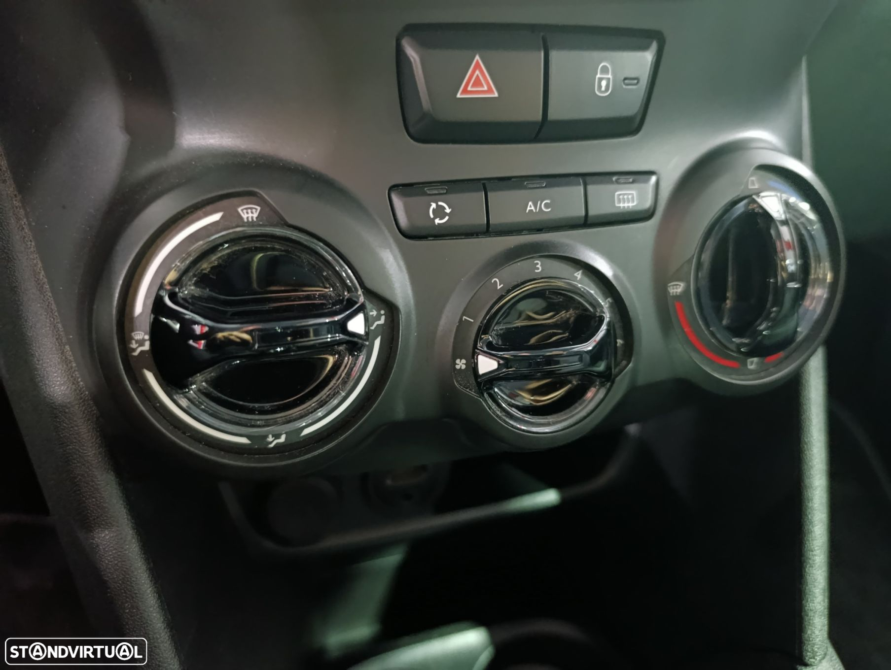 Peugeot 208 1.2 PureTech Style - 10