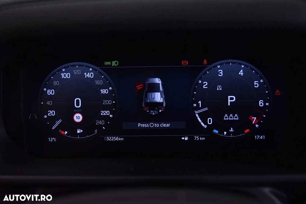 Land Rover Defender - 10