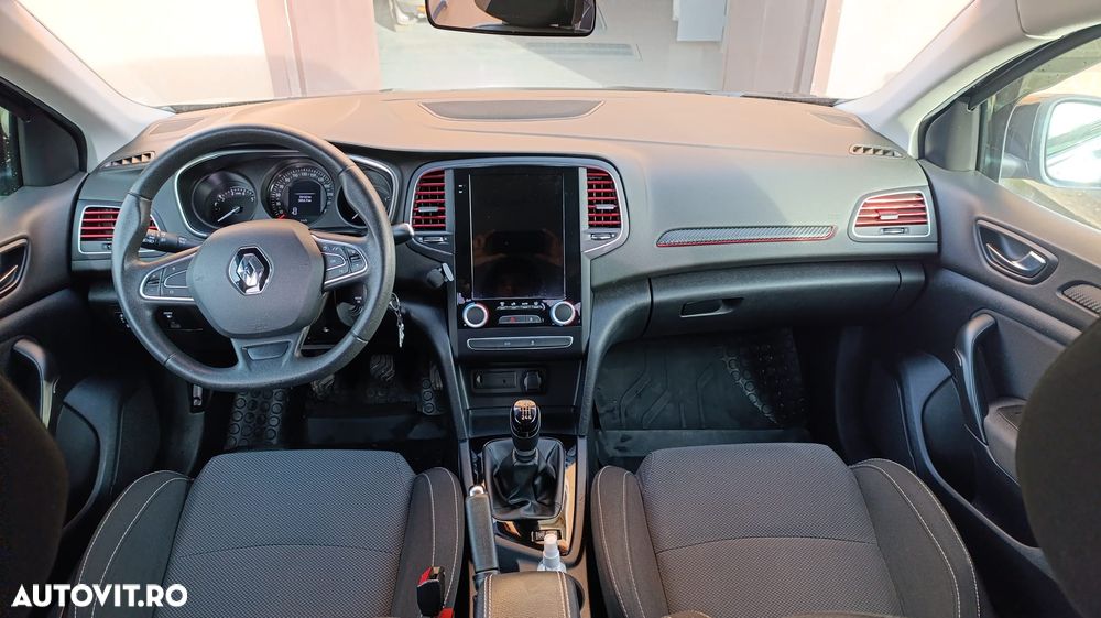 Renault Megane TCe Business - 6