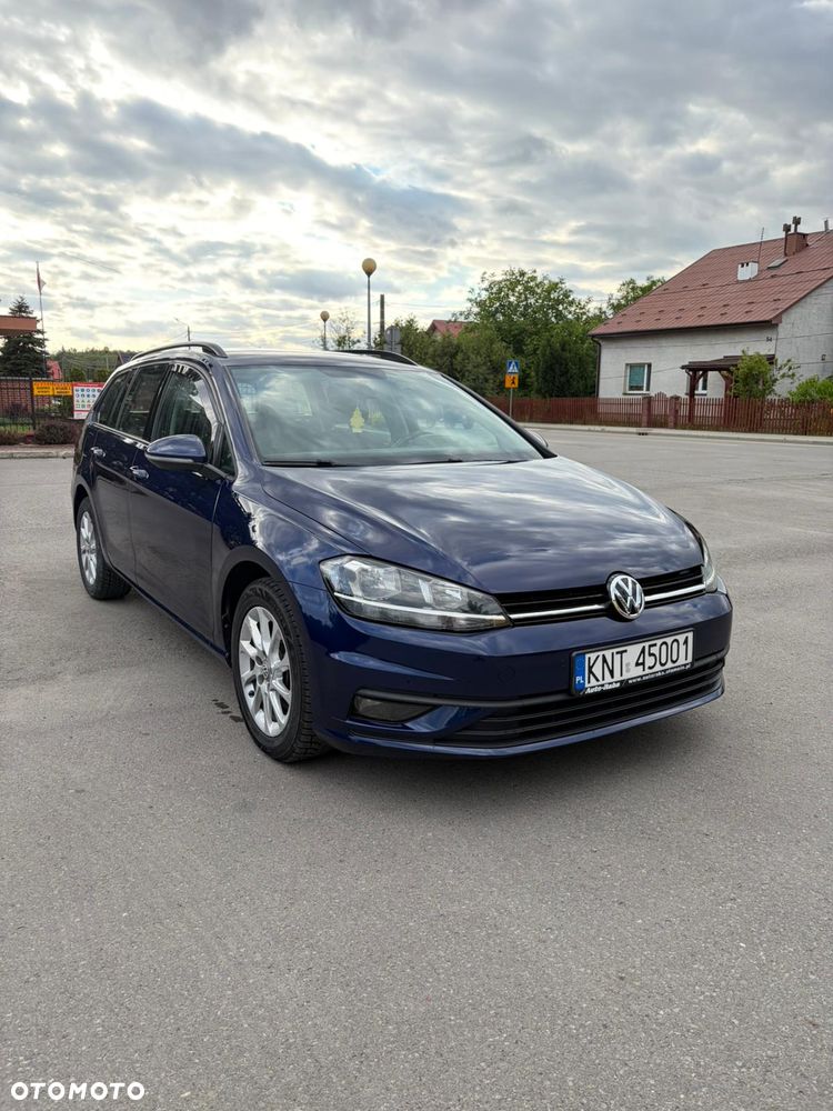 Volkswagen Golf - 1