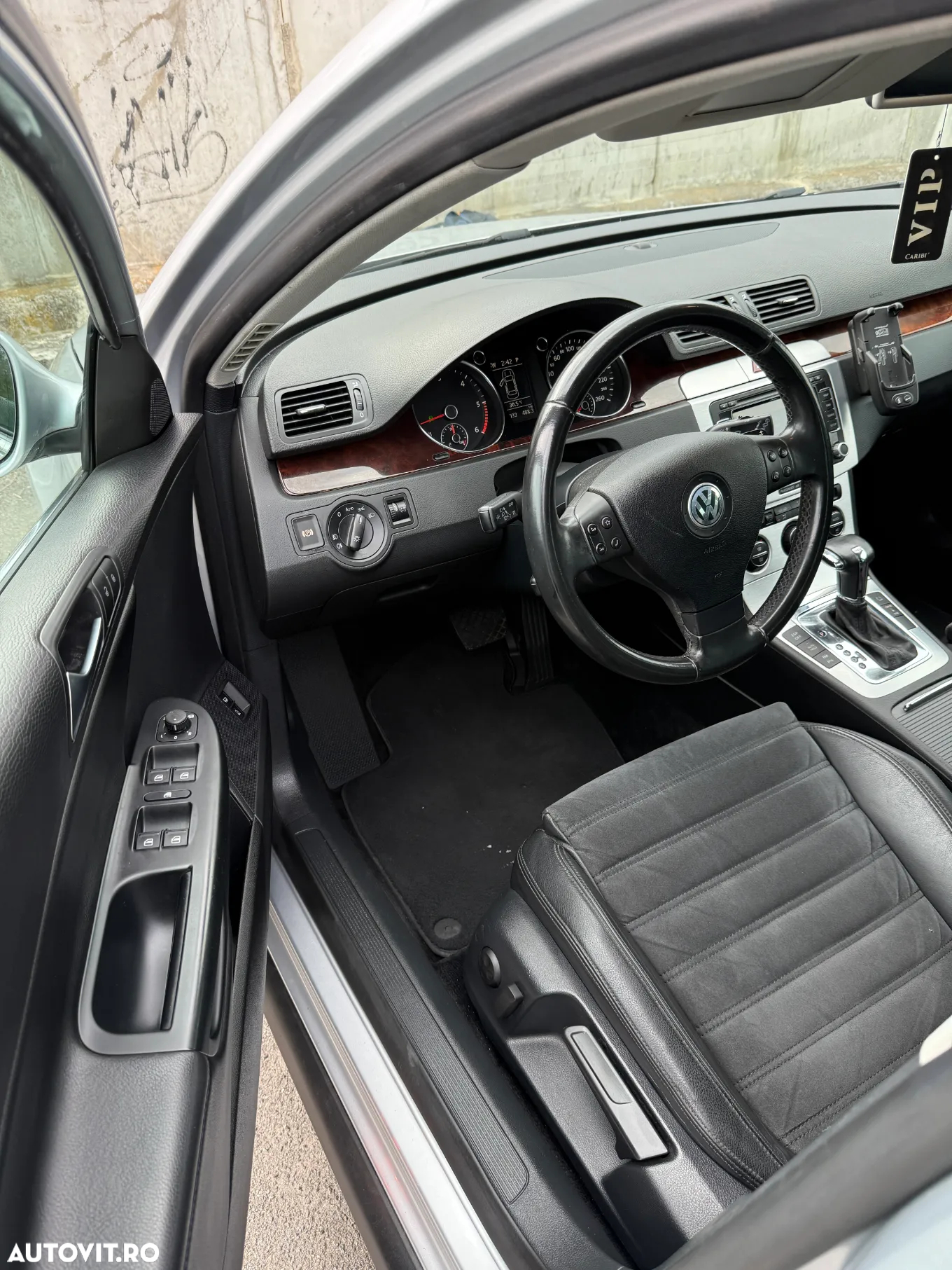 Volkswagen Passat Variant 2.0 TDI Blue TDI DSG Highline - 9