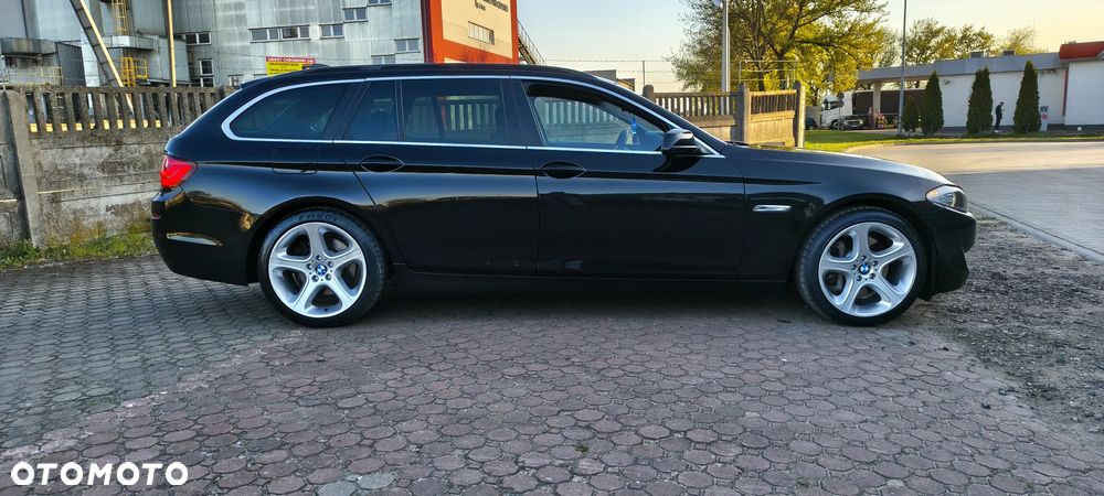 BMW Seria 5 525d Luxury Line - 11
