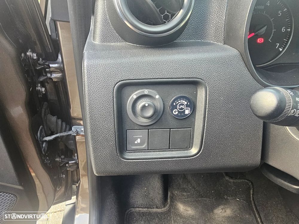 Dacia Duster 1.6 Tour Bi-Fuel - 27