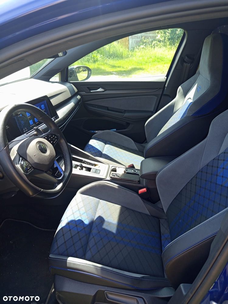 Volkswagen Golf - 27