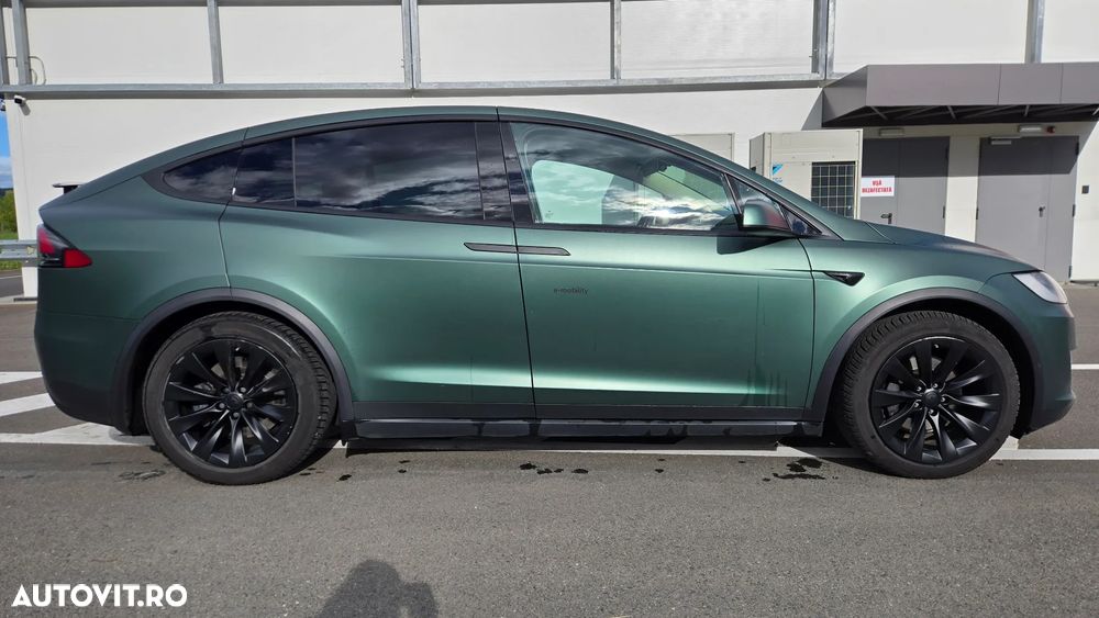 Tesla Model X - 3