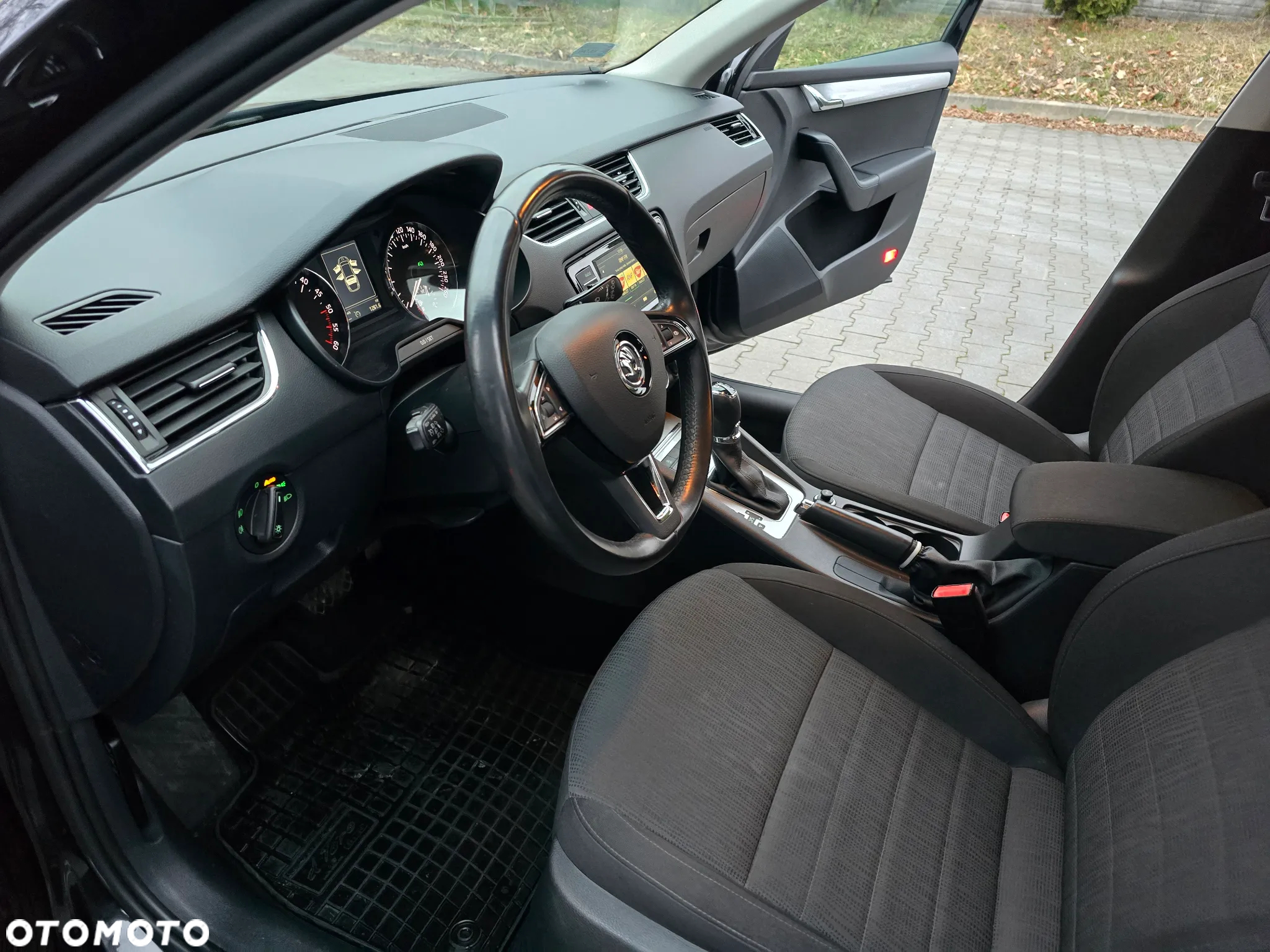 Skoda Octavia 2.0 TDI Elegance DSG - 6