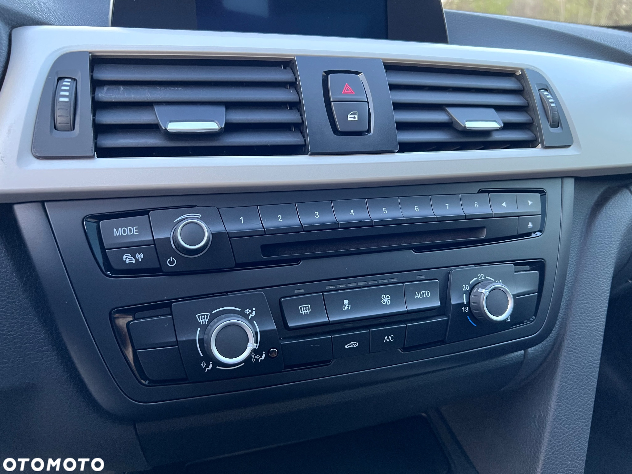 BMW Seria 3 318d EU6 - 38