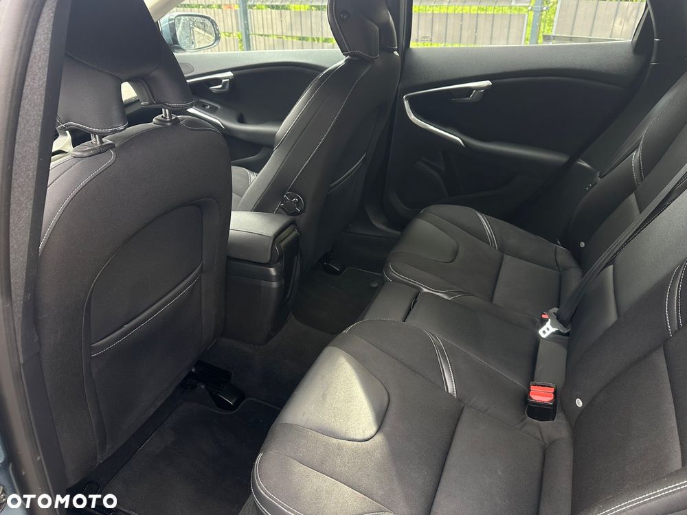 Volvo V40 D2 Momentum - 20