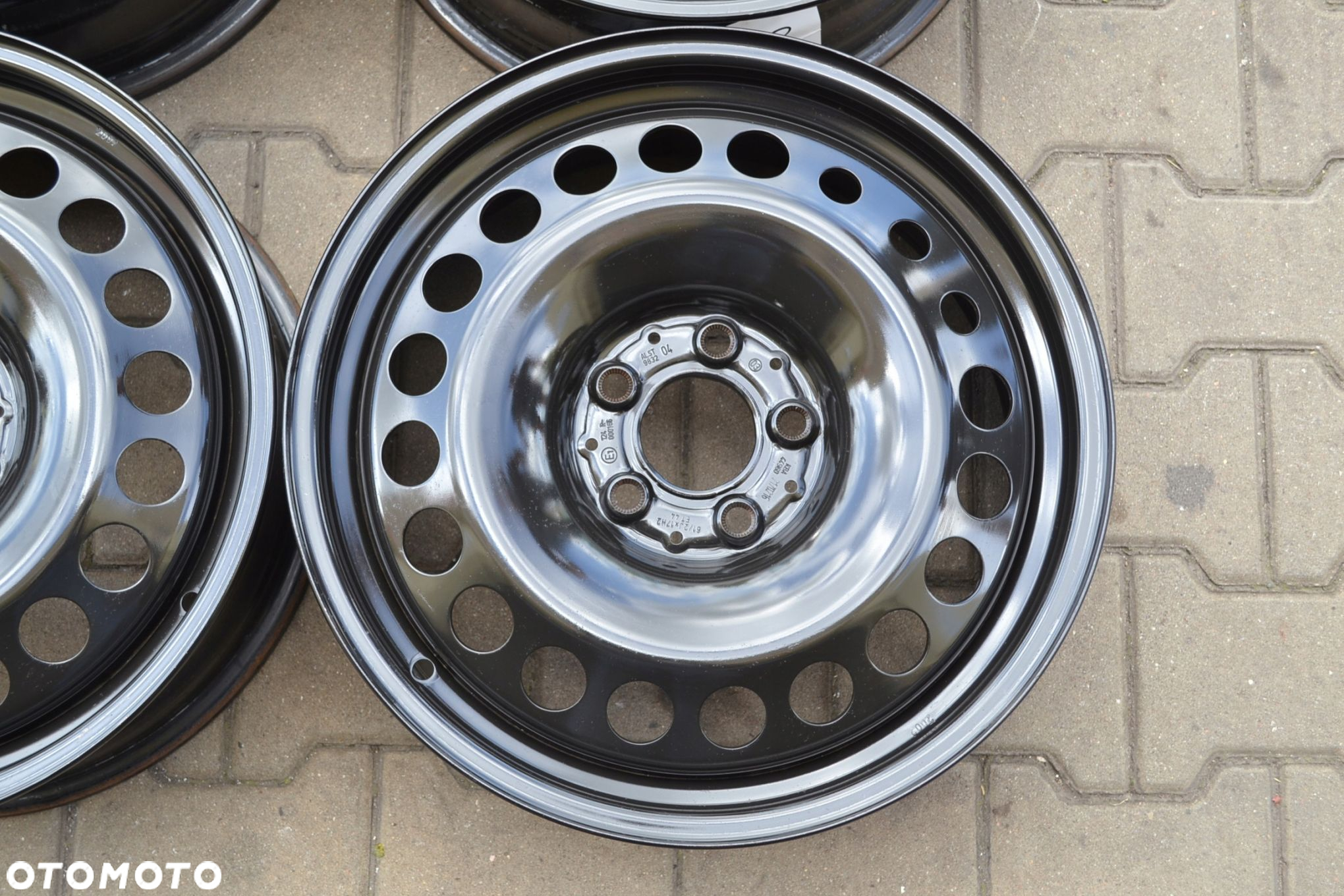 FELGI STALOWE MERCEDES 5x112 6,5J17 ET 44 F-73 - 6