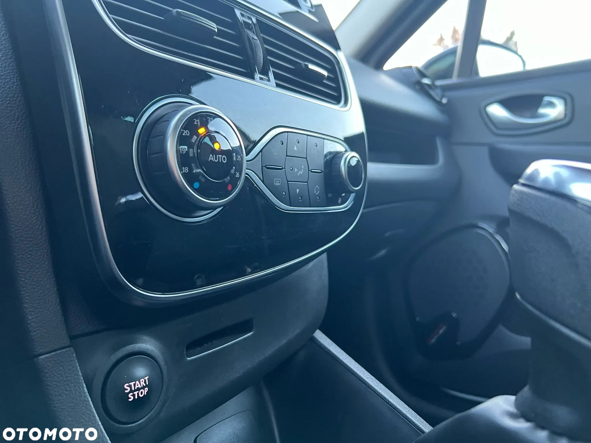 Renault Clio TCe 75 Start & Stop COLLECTION - 22