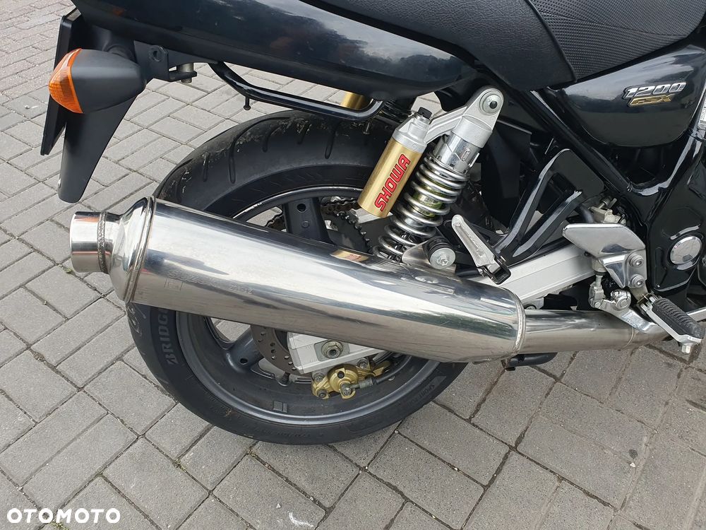 Suzuki GSX - 17