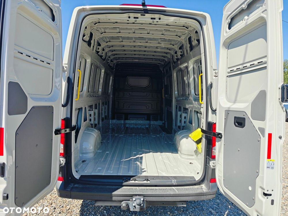 Volkswagen Crafter L4H3 140 KM Full LED Kamera Tempomat ErgoComfort Hak NOWY - 13