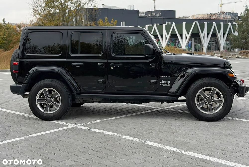 Jeep Wrangler - 8