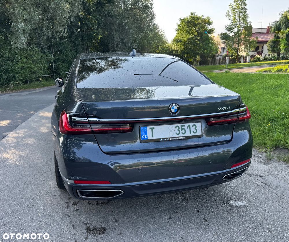 BMW Seria 7 740Li - 8