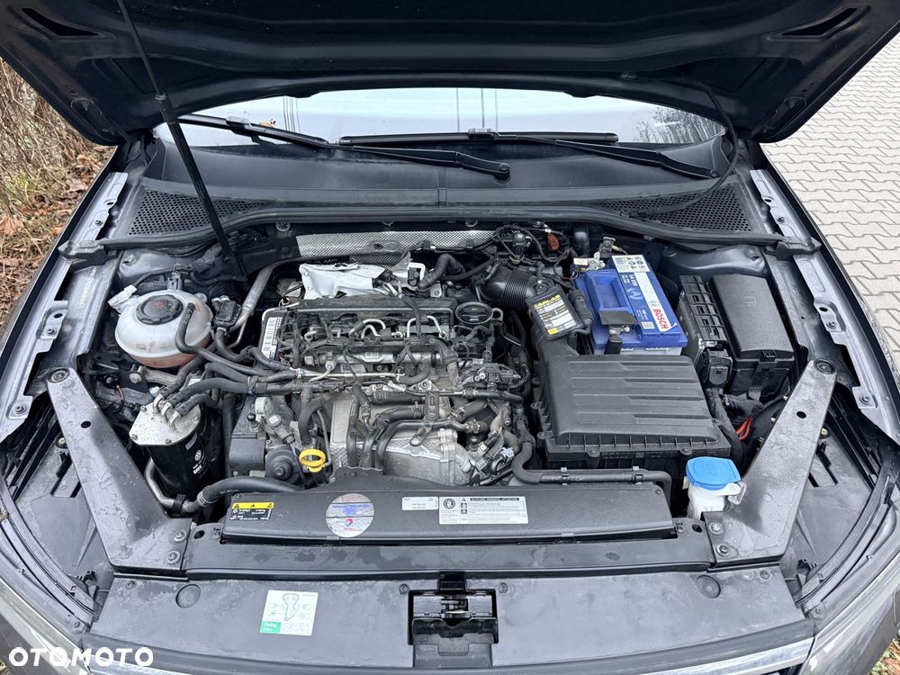Volkswagen Passat 1.6 TDI SCR DSG Business - 8