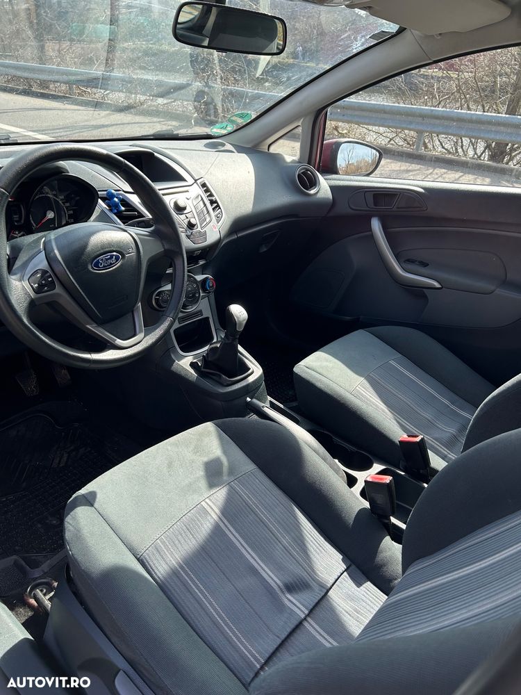 Ford Fiesta 1.25i Ambiente - 9