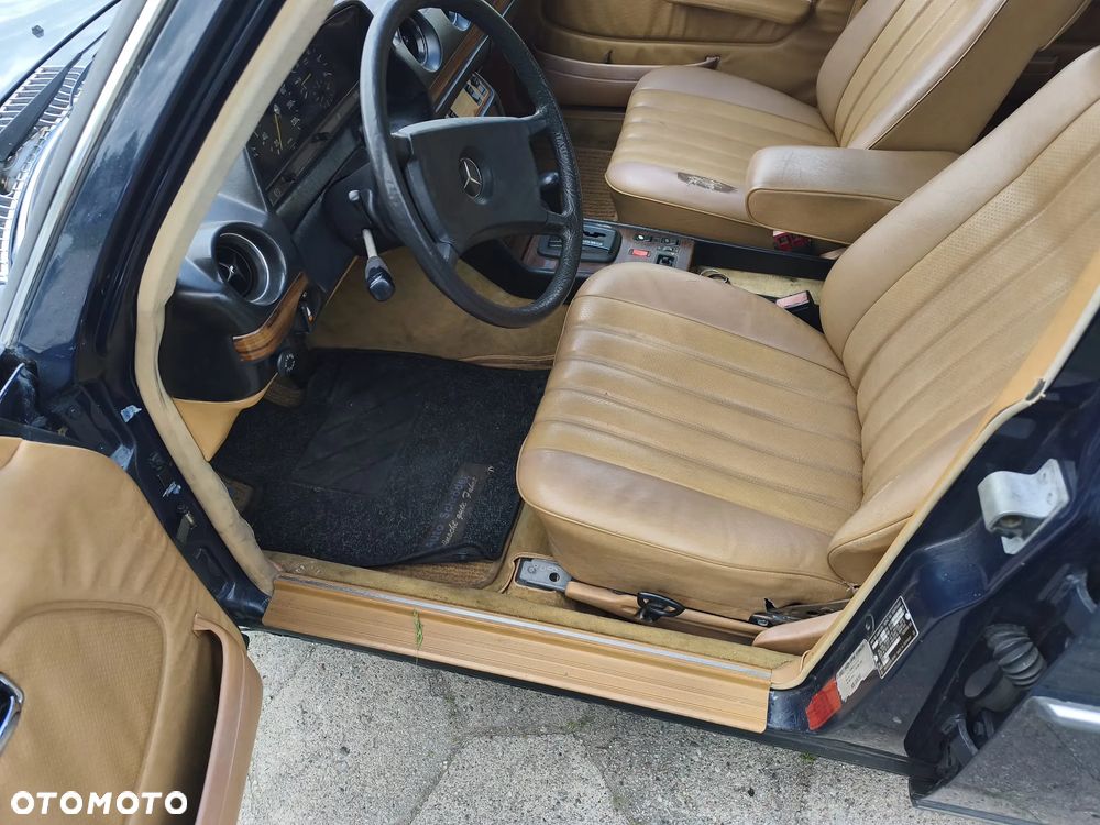 Mercedes-Benz W123 - 18