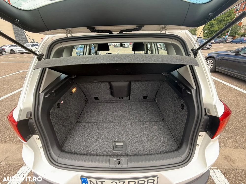 Volkswagen Tiguan - 8