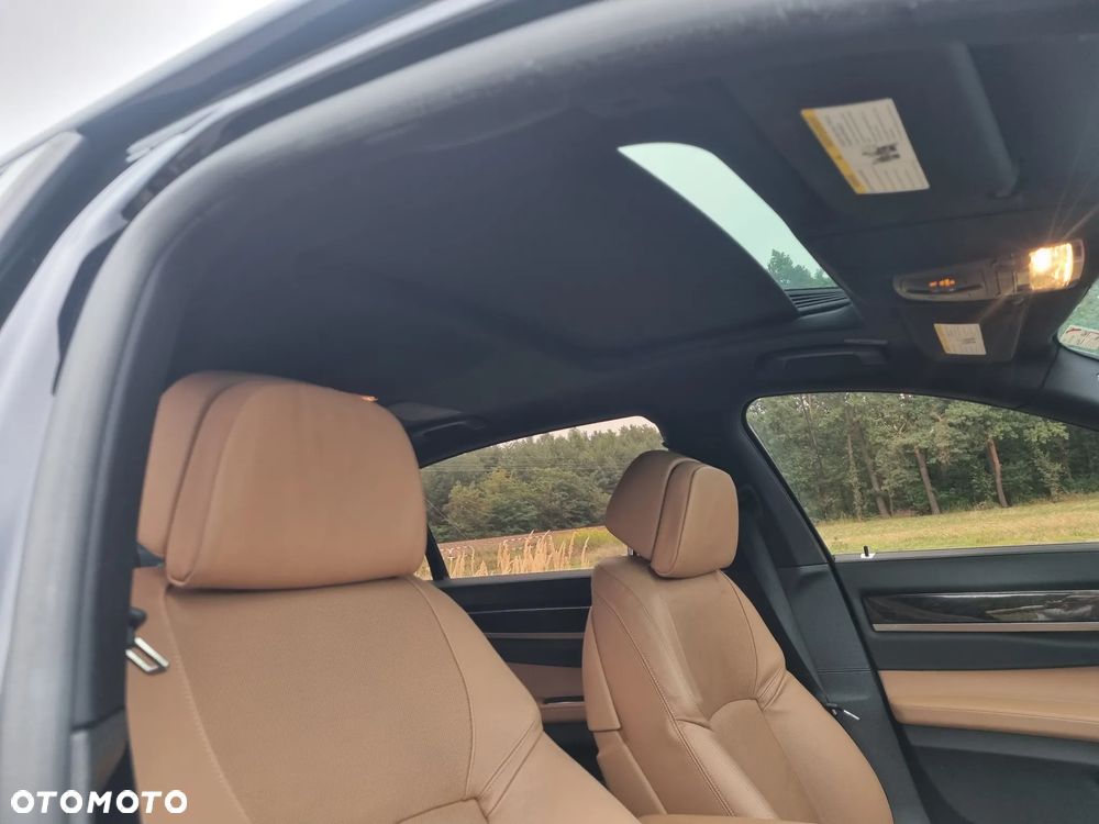 BMW Seria 7 740Li - 22