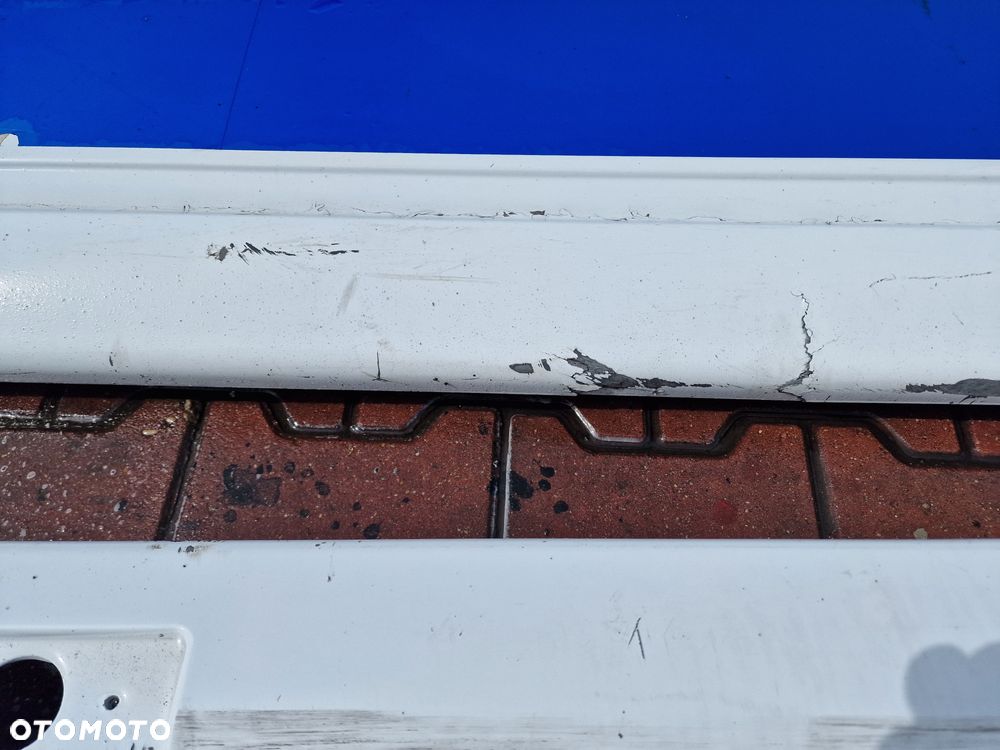 SPOJLERY BOCZNE, MIĘDZYOSIOWE MERCEDES-BENZ MP3 - 11