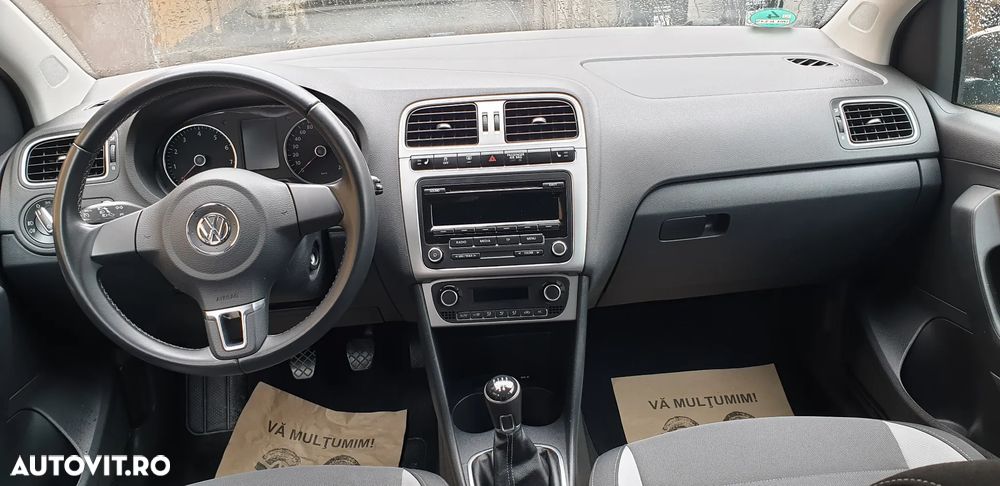 Volkswagen Polo 1.4 Attractive - 5