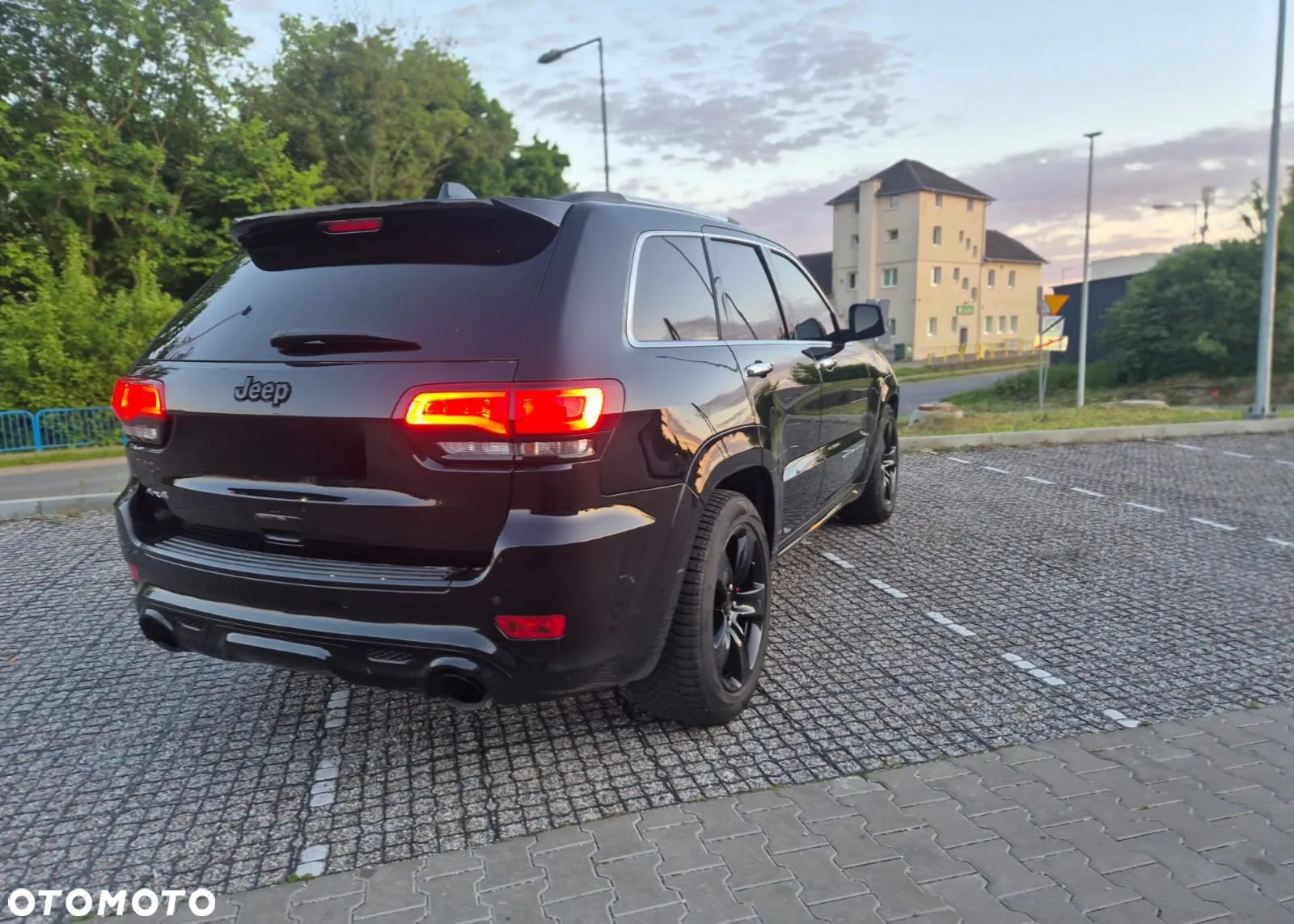 Jeep Grand Cherokee 6.4 V8 SRT8 - 8