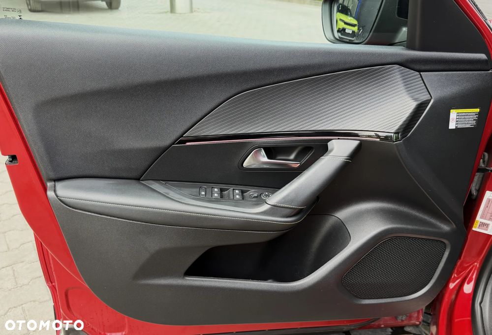 Peugeot 2008 1.2 PureTech GT Line S&S EAT8 - 11
