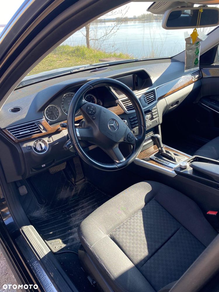 Mercedes-Benz Klasa E 220 CDI DPF BlueEFFICIENCY Automatik - 6