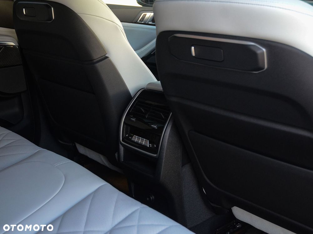 BMW X6 xDrive40d mHEV sport - 33