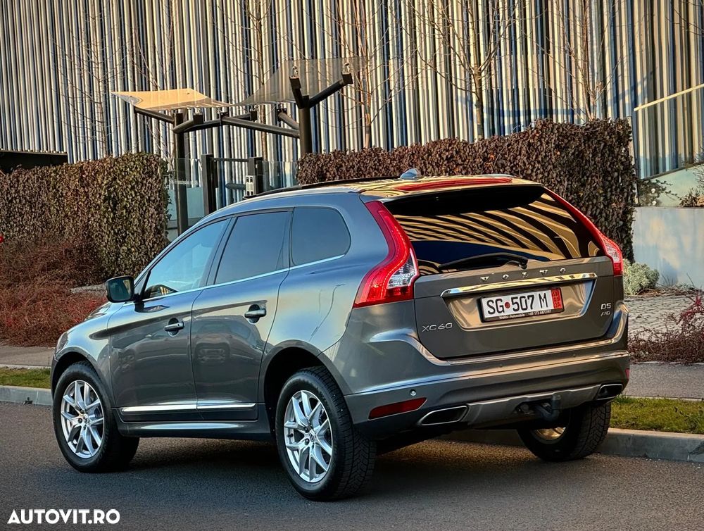 Volvo XC 60 D5 AWD Geartronic Summum - 6