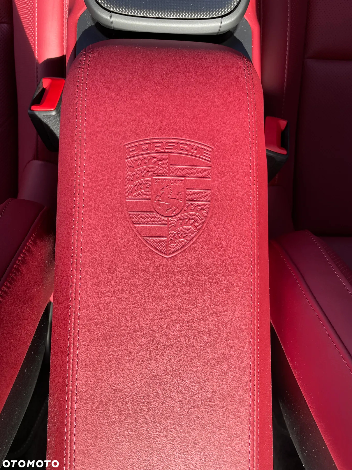 Porsche 911 Carrera 4 GTS - 14