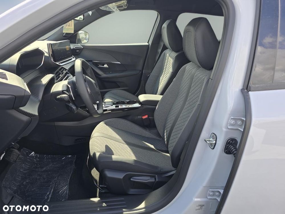 Peugeot 2008 PureTech mHEV Allure e-DCS6 - 11