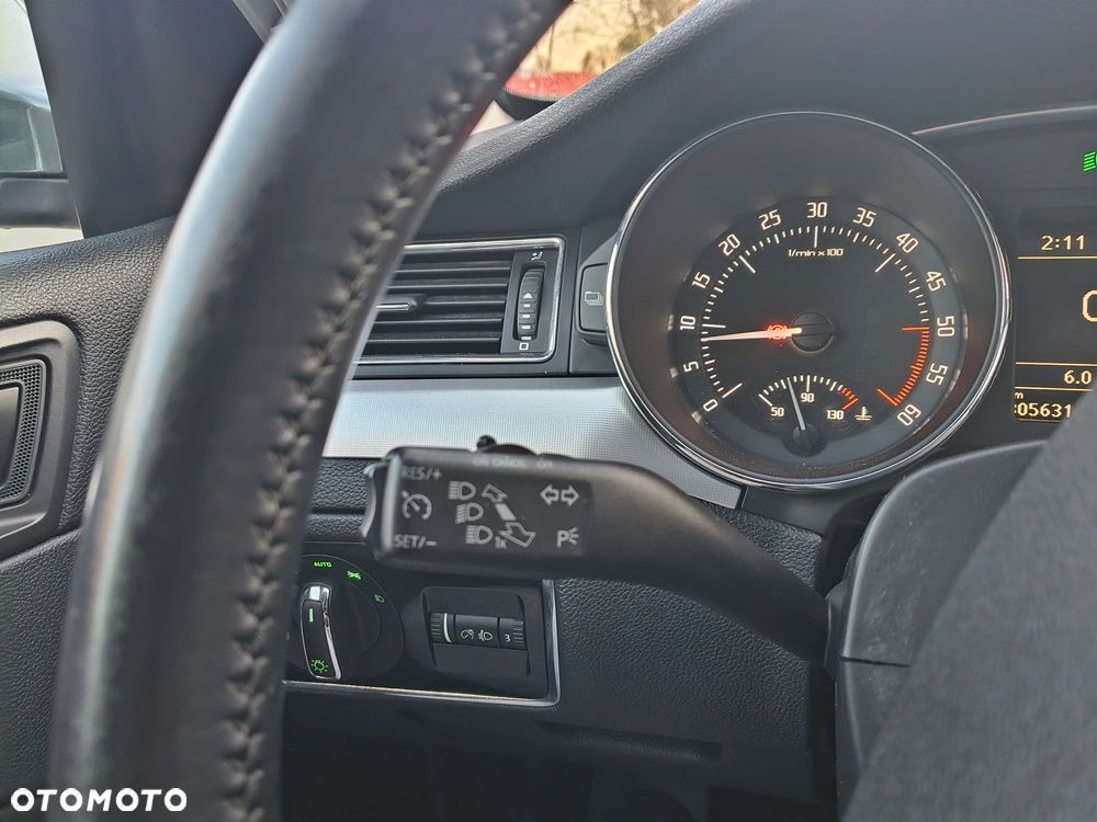 Skoda Superb 2.0 TDI PD Comfort - 40