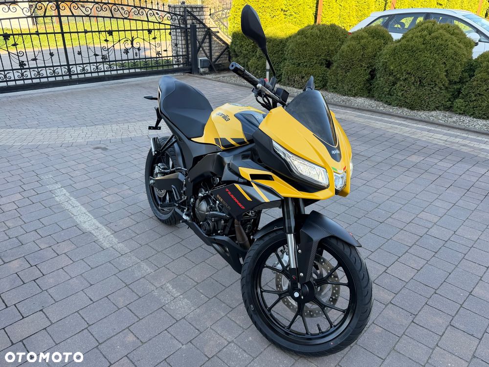 Aprilia Tuono - 10