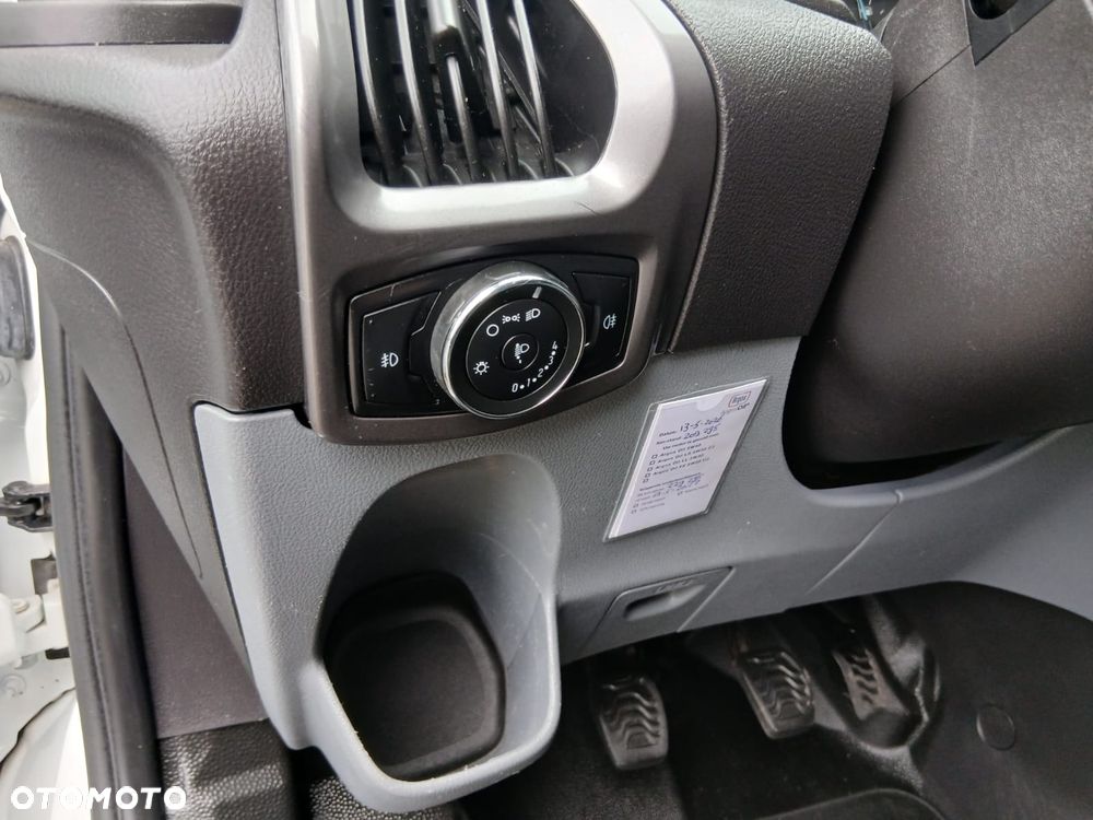 Ford TRANSIT CUSTOM - 17