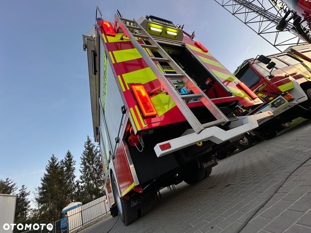 MAN Straż pożarna, Pojazd pożarniczy, Wóz strażacki MAN L80 GBA 3000l wody, reduktor, maszt oświetleniowy, wysokie kąty natarcia, wyciągarka, CNBOP - 22