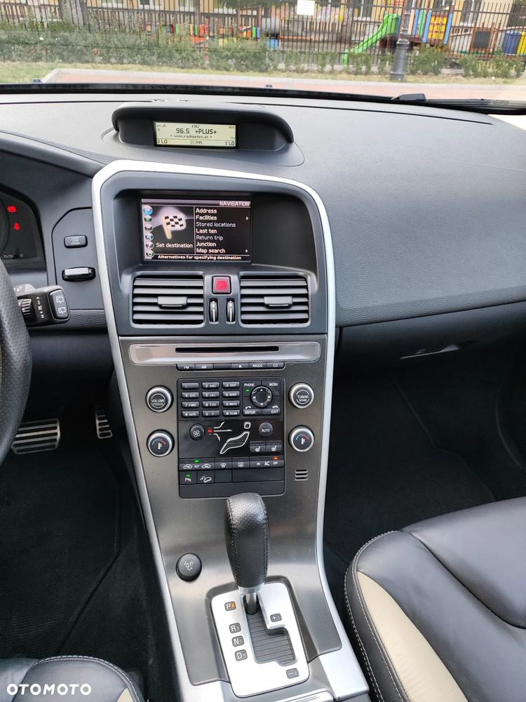 Volvo XC 60 D5 AWD RDesign - 8