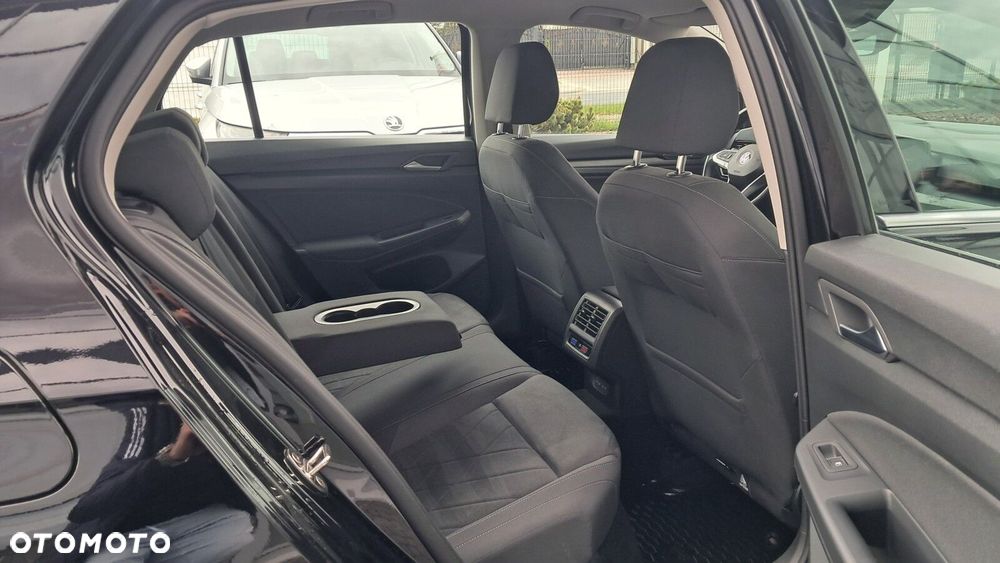 Volkswagen Golf 1.5 eTSI EVO Style DSG - 6
