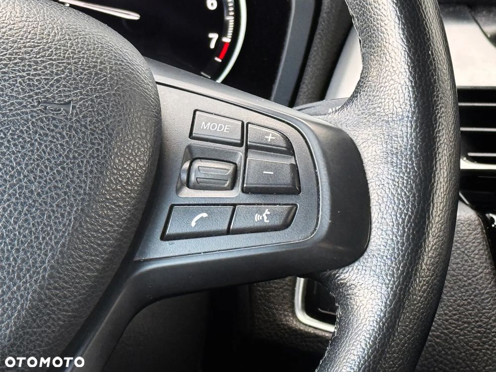 BMW Seria 2 218i - 23