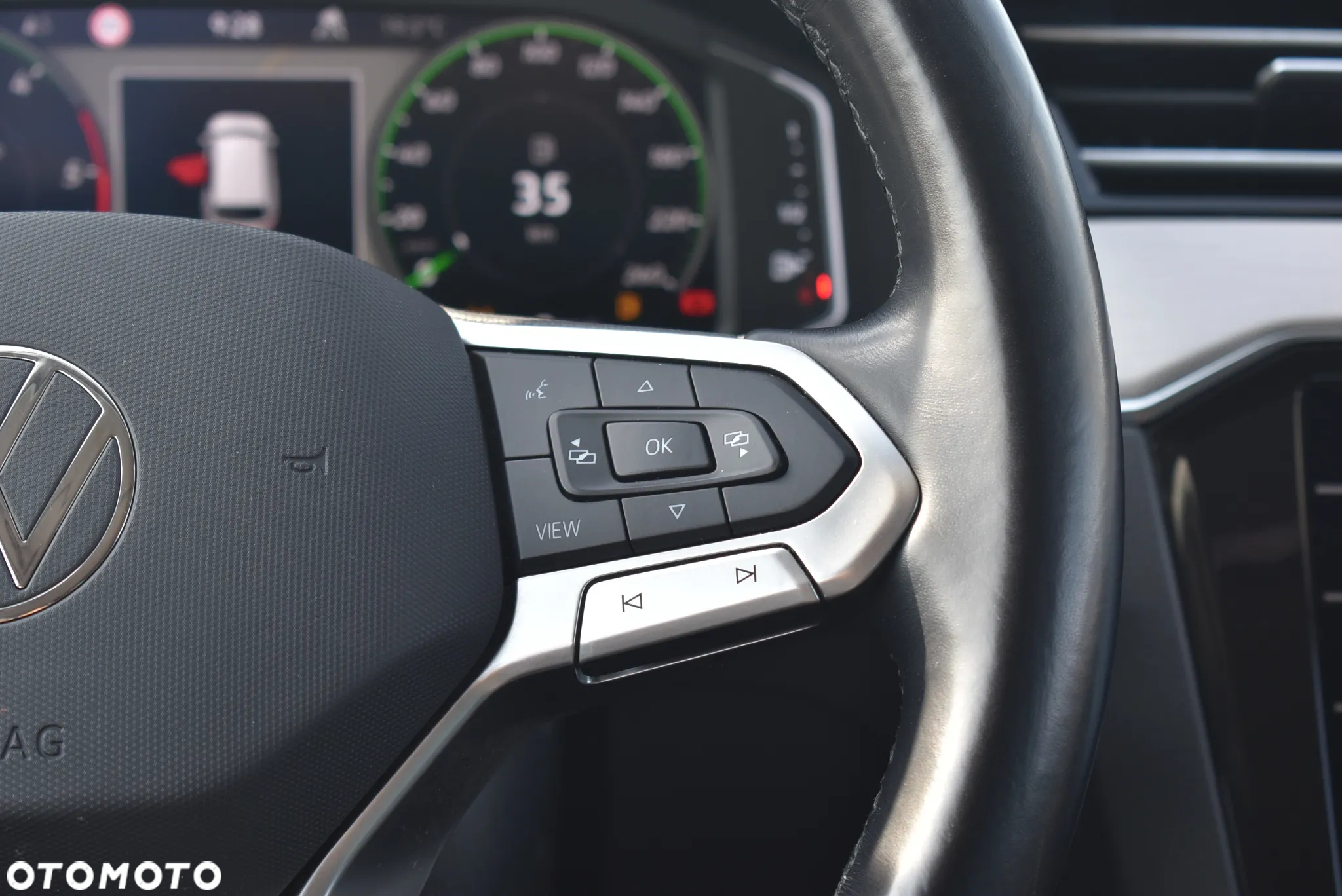 Volkswagen Passat 2.0 TDI Elegance DSG - 17