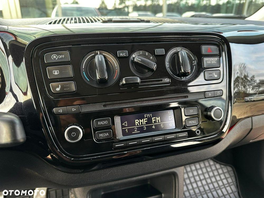 Volkswagen up! (BlueMotion Technology) move - 18