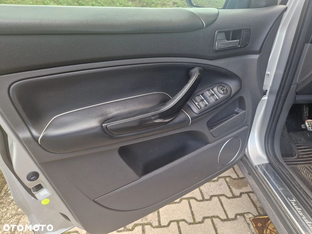 Ford Kuga 2.0 TDCi Individual - 22