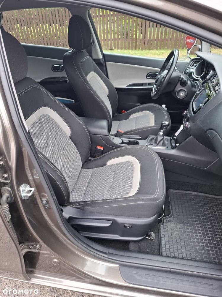 Kia Ceed - 6