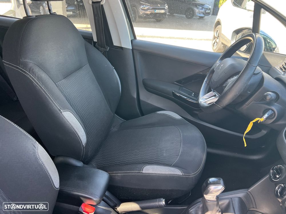 Peugeot 208 1.2 PureTech Style - 14