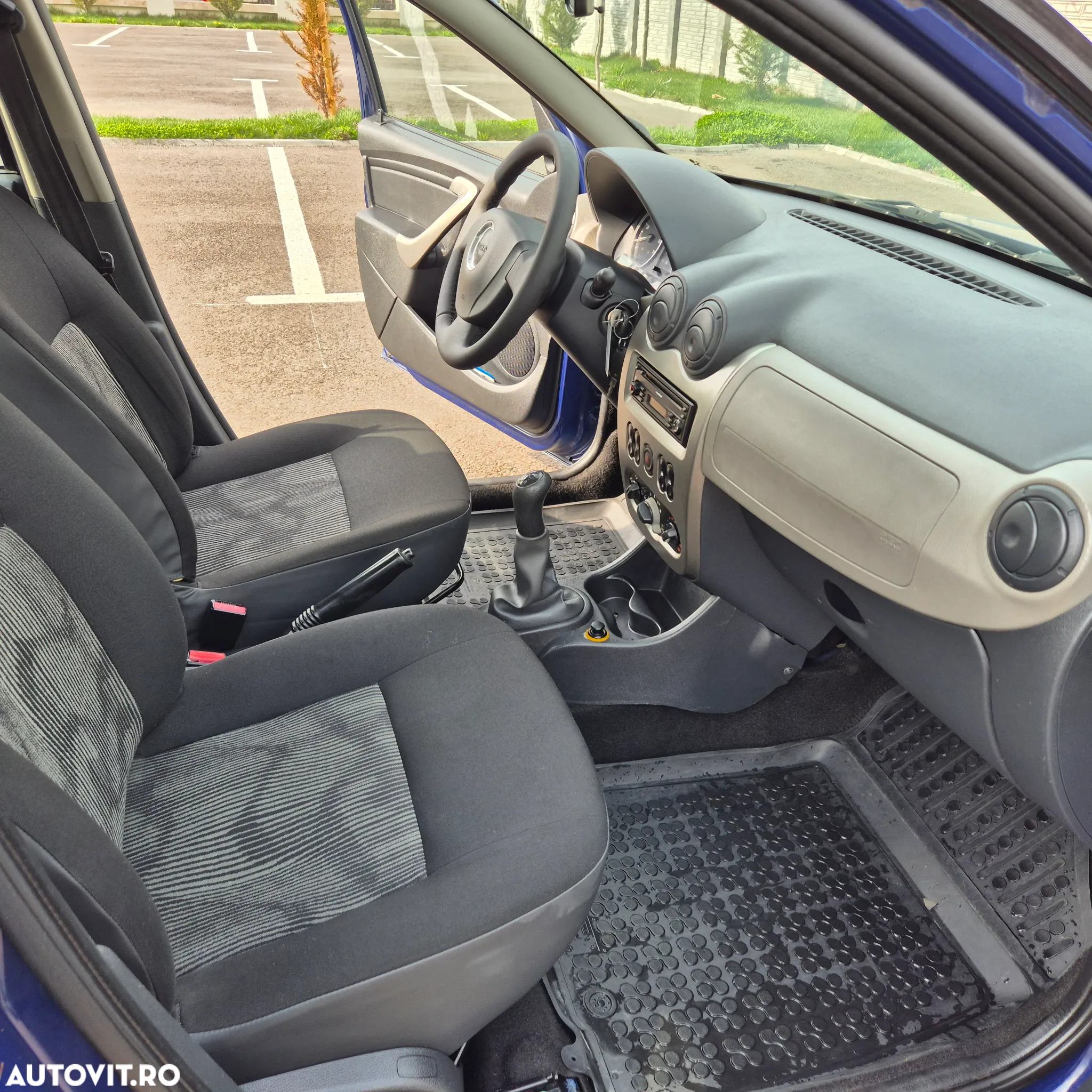Dacia Sandero 1.2 16V 75 Laureate - 8