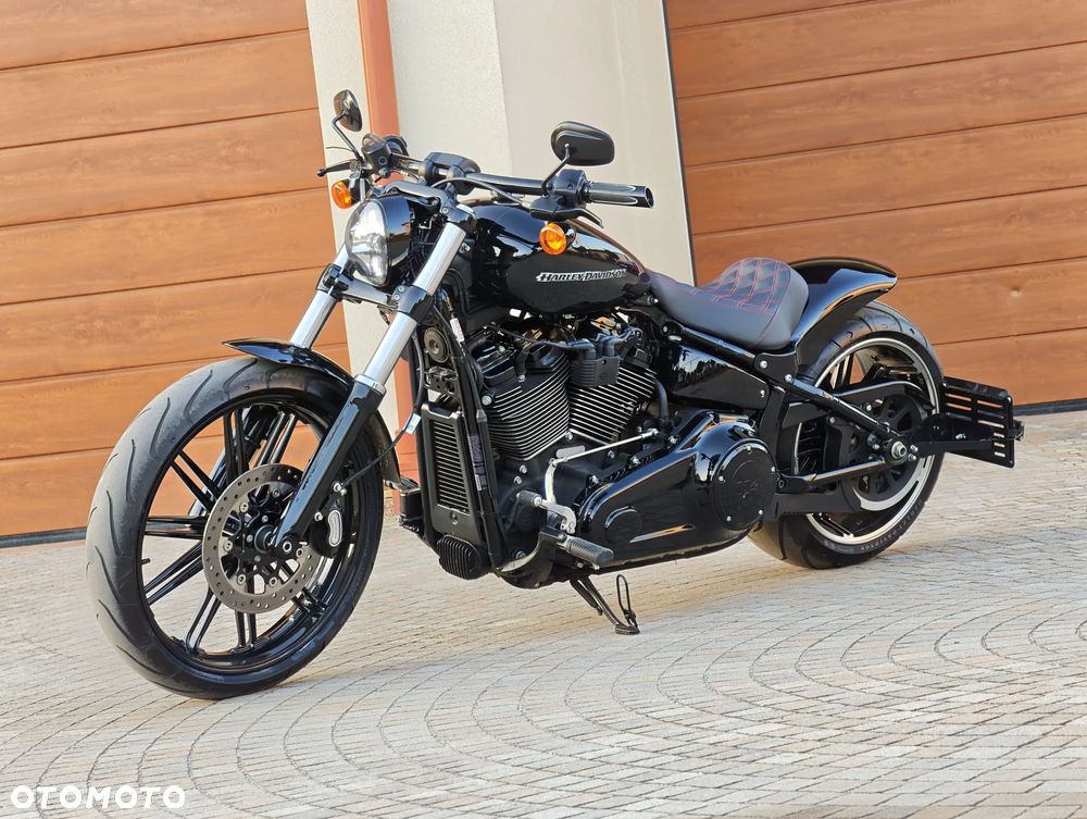Harley-Davidson Softail Breakout - 4