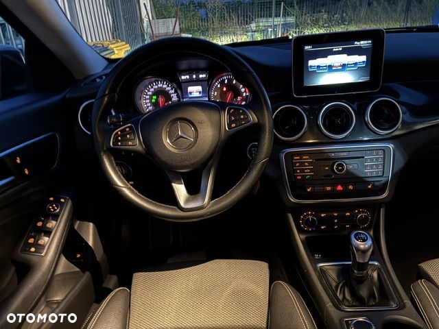 Mercedes-Benz CLA 200 - 15