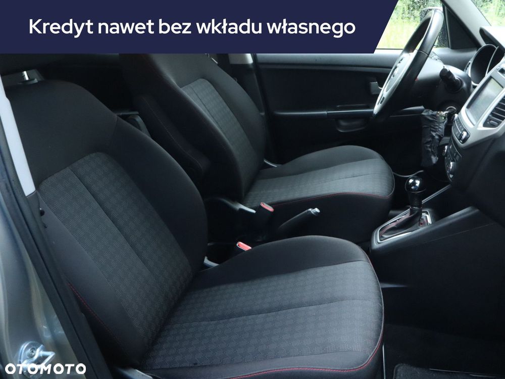Kia Venga - 11